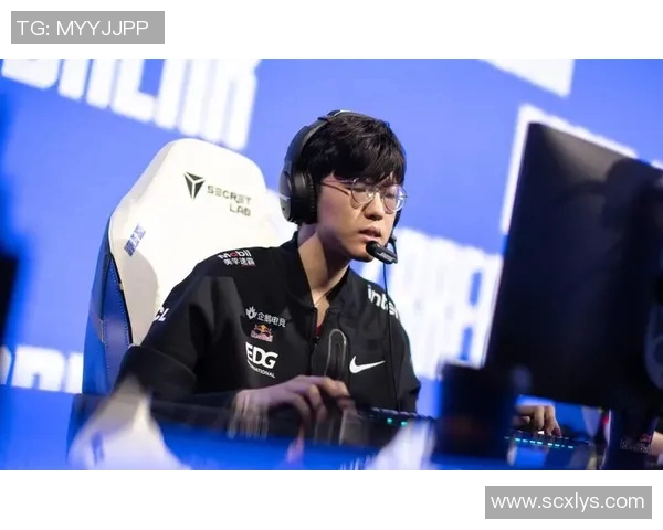 FPX在精英赛中的强势表现解析与未来展望 FPX在精英赛中的强势表现解析与未来展望